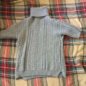 Turtleneck short sleeve sweater